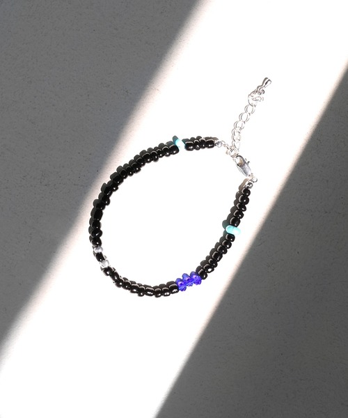 minsobi（ミンソビ）の「カラービーズブレスレット（ブレスレット・メンズ・ブラック・FREE）」の2枚目の写真