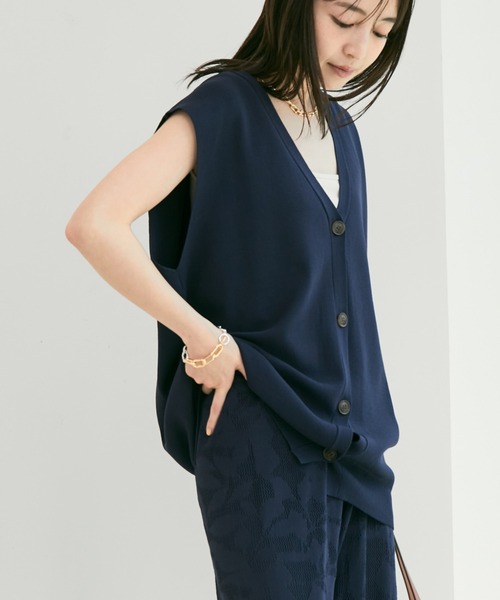 VIS（ビス）の「【接触冷感】【セットアップ対応】フレンチスリーブニットベスト（ベスト・レディース・ネイビー/オフホワイト/ダークブラウン・FREE）」の3枚目の写真