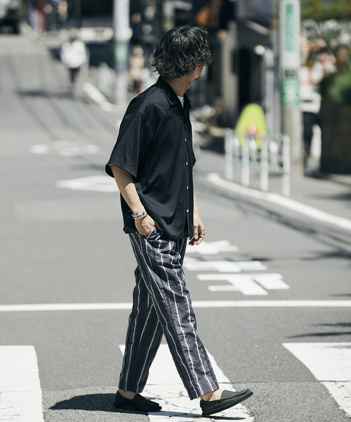 JOURNAL STANDARD relume(ジャーナルスタンダード レリューム)の「オーバーサイズ サテンオープンカラーシャツ(シャツ/ブラウス・メンズ・ブラック/サックスブルー/ナチュラル・MEDIUM/LARGE)」の5枚目の写真