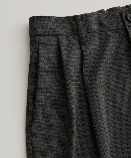 ADAM ET ROPE'（アダムエロペ）の「ワイドテーパード イージー ツータック スラックス/セットアップ対応（スラックス・メンズ・イエロー系その他3/チャコールグレー/ブラック/グレー系その他・S/L/M）」の21枚目の写真