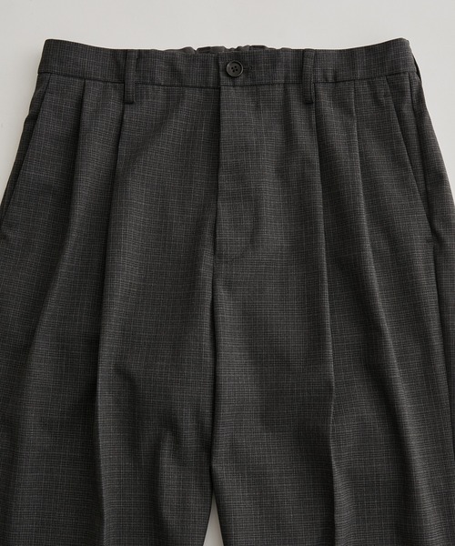 ADAM ET ROPE'（アダムエロペ）の「ワイドテーパード イージー ツータック スラックス/セットアップ対応（スラックス・メンズ・イエロー系その他3/チャコールグレー/ブラック/グレー系その他・S/L/M）」の20枚目の写真