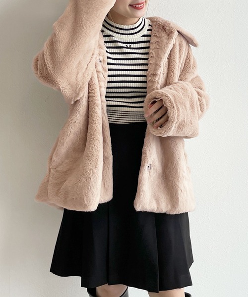 w closet（ダブルクローゼット）の「フェイクファービッグカラーショートコート（ムートンコート・レディース・スモークグレー/グレイッシュベージュ・FREE）」の15枚目の写真