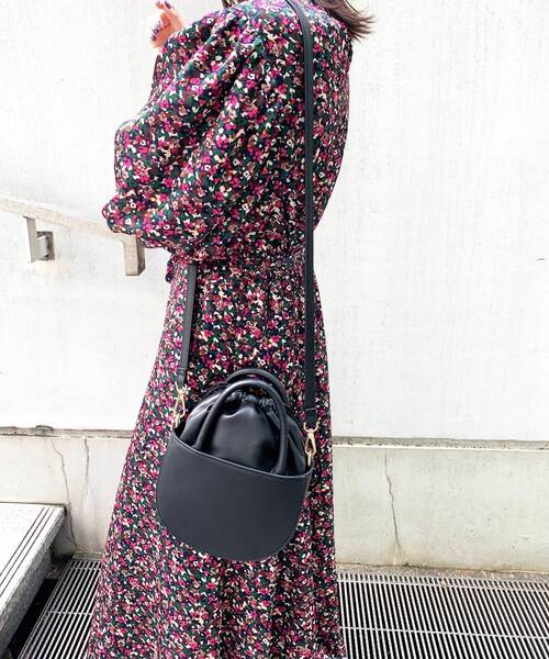 OPAQUE.CLIP（オペークドットクリップ）の「◆セミサークルミニショルダーバッグ（ショルダーバッグ・レディース・ブラック/ライトベージュ・00）」の3枚目の写真