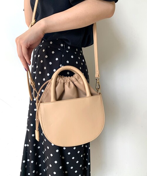 OPAQUE.CLIP（オペークドットクリップ）の「◆セミサークルミニショルダーバッグ（ショルダーバッグ・レディース・ブラック/ライトベージュ・00）」の9枚目の写真