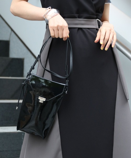 HARE（ハレ）の「メタルミニフラップBAG(HARE)（ショルダーバッグ・レディース・アイボリー/ブラック/ブラック系その他・FREE）」の9枚目の写真