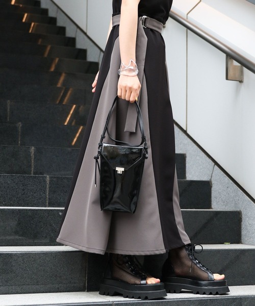 HARE（ハレ）の「メタルミニフラップBAG(HARE)（ショルダーバッグ・レディース・アイボリー/ブラック/ブラック系その他・FREE）」の10枚目の写真