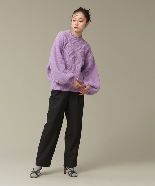 NOMINE(ノミネ)の「【WEB限定カラーあり】アランダイヤ柄ボリュームスリーブニット(ニット/セーター・レディース・ブラック/パープル/アイボリー/キャメル・フリー)」の5枚目の写真