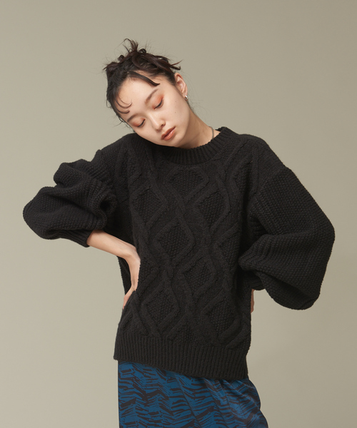 NOMINE(ノミネ)の「【WEB限定カラーあり】アランダイヤ柄ボリュームスリーブニット(ニット/セーター・レディース・ブラック/パープル/アイボリー/キャメル・フリー)」の18枚目の写真