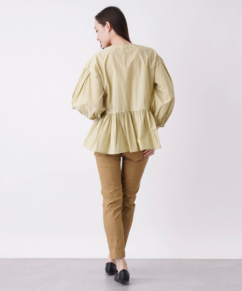 BEATRICE（ベアトリス）の「【BEATRICE】ペプラムタックブラウス（シャツ/ブラウス・レディース・オフホワイト/ブラック/レモンイエロー・2）」の22枚目の写真