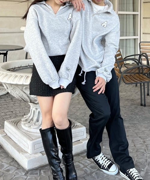 junoah(ジュノア)の「【ユニセックス】ハーフジップオーバーサイズトレーナー(スウェット・レディース・ライトグレー/ブラック/ネイビー・MEDIUM/LARGE/X-LARGE)」の2枚目の写真