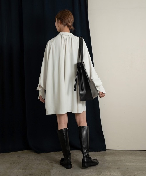 Amiur ドルマンスリーブステッチオーバーシャツ Amiur（エミレ）の「dolman sleeve stitch over shirt（シャツ