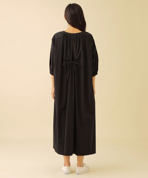 CB CRESTBRIDGE（シービークレストブリッジ）の「バックオープンボリュームワンピース（ワンピース・レディース・ブラック・S/M）」の4枚目の写真