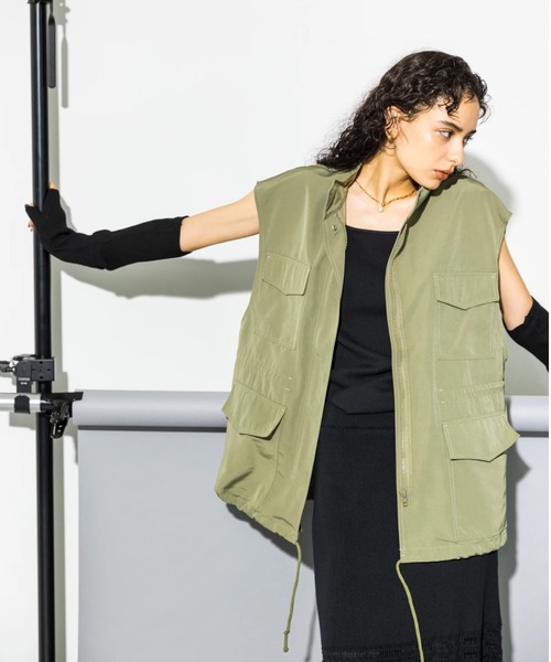 koe(コエ)の「スタンドカラーミリタリーベスト(ベスト・レディース・ブラック/カーキ・FREE)」の1枚目の写真