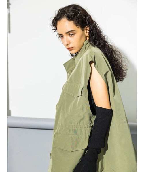 koe(コエ)の「スタンドカラーミリタリーベスト(ベスト・レディース・ブラック/カーキ・FREE)」の7枚目の写真