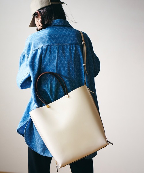 E'POR（エポール）の「【E'POR】【A4対応】Y BAG Large（サイドジップ縦型トートバッグ）/一部WEB限定（トートバッグ・レディース・ダークグリーン/ダークブラウン/クリーム/マスタード/ブラック系その他/ホワイト系その他4/ブラウン系その他3・FREE）」の16枚目の写真