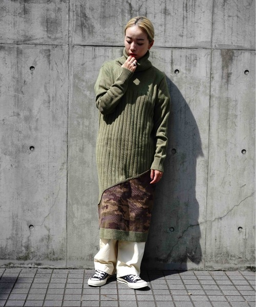 AVIREX(アヴィレックス)の「TURTLE SWITCHING CANO KNIT ONEPIECE/ タートルスウィッチングカモニットワンピース(ワンピース・レディース・チャコールグレー/セージグリーン/キャメル・SMALL/MEDIUM)」の11枚目の写真