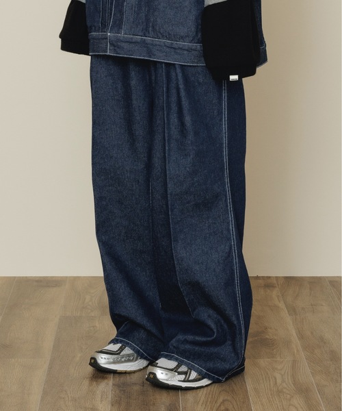 COLIN（コリン）の「COLIN:Peter 1TUCK WIDE FLARED REVERSE POCKET DENIM PANTS / Peter 1タック ワイド フレア リバースポケット デニム パンツ（デニムパンツ・メンズ・ブラック/ライトインディゴブルー/インディゴブルー/ホワイト・M/L）」の19枚目の写真