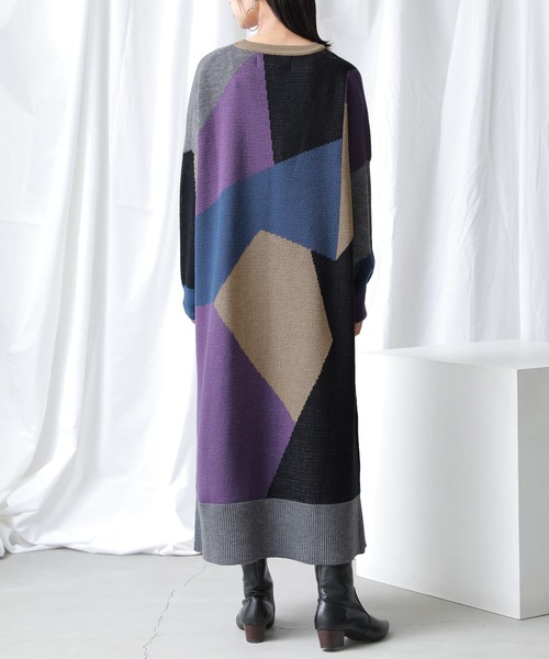 kOhAKU（コハク）の「『カラーブロッキングジャカードニットワンピース』（ワンピース・レディース・パープル・FREE）」の10枚目の写真