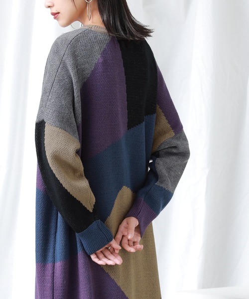 kOhAKU（コハク）の「『カラーブロッキングジャカードニットワンピース』（ワンピース・レディース・パープル・FREE）」の2枚目の写真