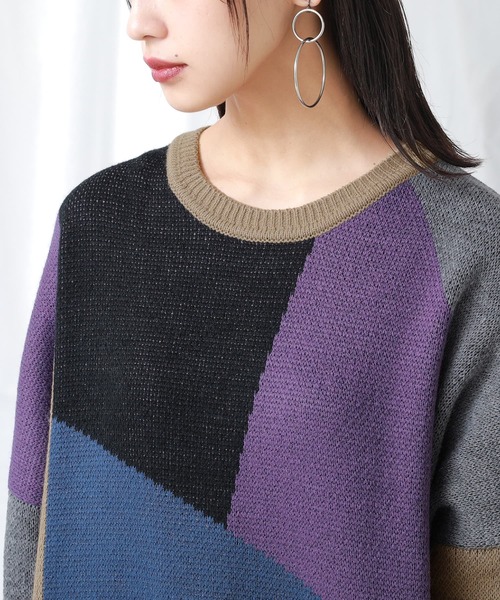 kOhAKU（コハク）の「『カラーブロッキングジャカードニットワンピース』（ワンピース・レディース・パープル・FREE）」の3枚目の写真