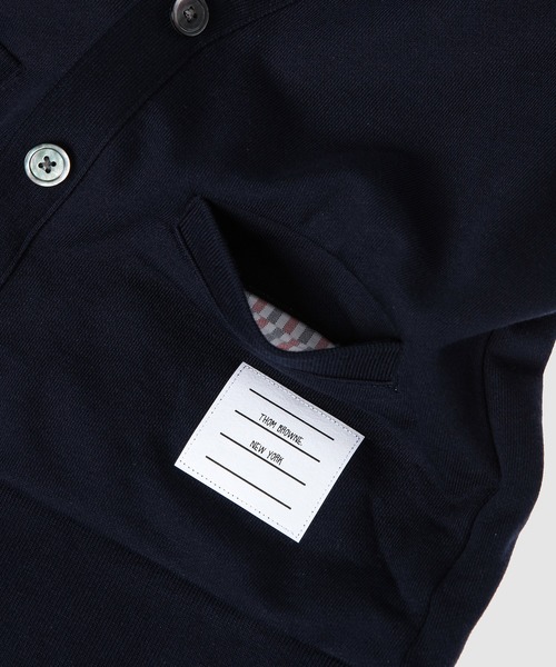 THOM BROWNE(トムブラウン)の「V NECK CARDIGAN IN CLASSIC LOOP BACK W/ ENGINEERED 4 BAR(カーディガン/ボレロ・レディース・ネイビー/グレー・36/38)」の4枚目の写真