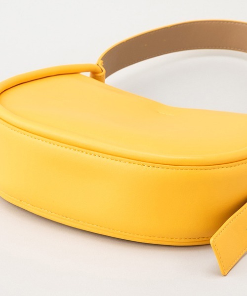 LE VERNIS(ル・ベルニ)の「LE VERNIS(ル・ベルニ)CAMILLE SHOULDER BAG(ハンドバッグ・レディース・イエロー/ブラック/ベージュ・FREE)」の12枚目の写真