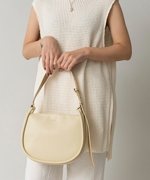 LE VERNIS(ル・ベルニ)の「LE VERNIS(ル・ベルニ)CAMILLE SHOULDER BAG(ハンドバッグ・レディース・イエロー/ブラック/ベージュ・FREE)」の20枚目の写真