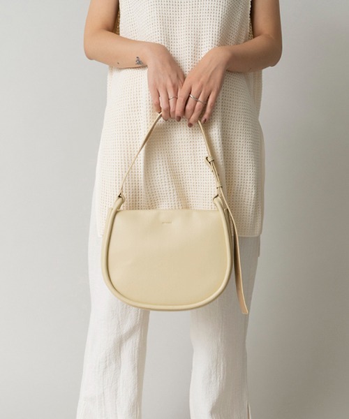 LE VERNIS(ル・ベルニ)の「LE VERNIS(ル・ベルニ)CAMILLE SHOULDER BAG(ハンドバッグ・レディース・イエロー/ブラック/ベージュ・FREE)」の19枚目の写真