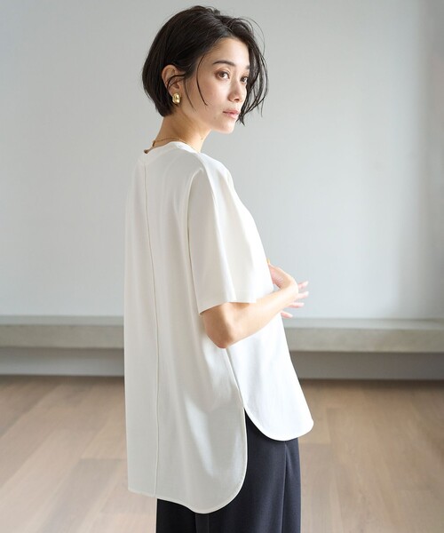 UNFILO(アンフィーロ)の「BEAUTY FORM フォルムTシャツ(Tシャツ/カットソー・レディース・ホワイト系/ネイビー系2/イエロー系/サックスブルー系/グレー系/ベージュ系2/ブラック系・X-LARGE/XX-LARGE)」の15枚目の写真