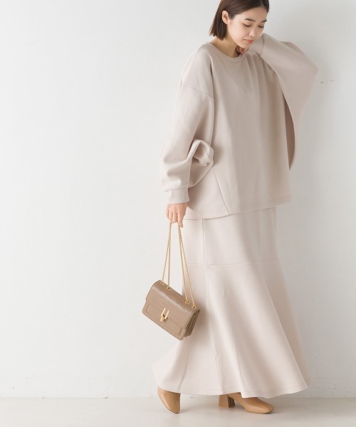 OMNES（オムネス）の「ソフトダンボール裾フレアVネックワンピース（ワンピース・レディース・ピンク/アイボリー/ブラック/オリーブ・FREE）」の16枚目の写真