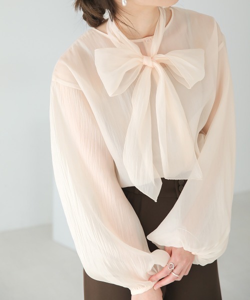 Bab（バブ）の「【ちょこび×Bab】ボウタイ付き2WAYシアーボリュームブラウス（シャツ/ブラウス・レディース・ライトグリーン/ピンク/オフホワイト・M）」の4枚目の写真