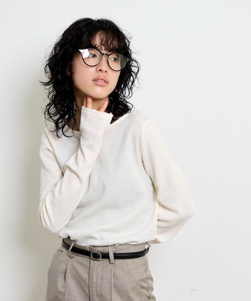 THE YOn(ザヨン)の「フィンガーホールシャーリングトップス(Tシャツ/カットソー・レディース・オレンジ/ブラック/イエロー/ブルー/オフホワイト・FREE)」の2枚目の写真