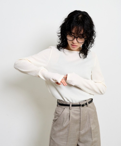 THE YOn(ザヨン)の「フィンガーホールシャーリングトップス(Tシャツ/カットソー・レディース・オレンジ/ブラック/イエロー/ブルー/オフホワイト・FREE)」の7枚目の写真