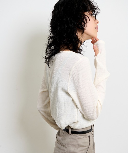 THE YOn(ザヨン)の「フィンガーホールシャーリングトップス(Tシャツ/カットソー・レディース・オレンジ/ブラック/イエロー/ブルー/オフホワイト・FREE)」の9枚目の写真