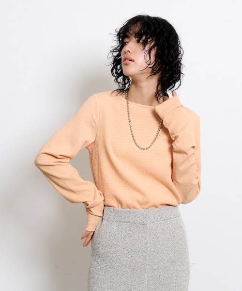 THE YOn(ザヨン)の「フィンガーホールシャーリングトップス(Tシャツ/カットソー・レディース・オレンジ/ブラック/イエロー/ブルー/オフホワイト・FREE)」の12枚目の写真