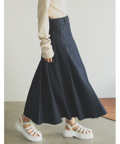 Re:EDIT（リエディ）の「[低身長/高身長サイズ有]リサイクルコットンデニムタックフレアプリーツスカート（スカート・レディース・ブルー/ネイビー・MEDIUM/SHORT/TALL/LARGE）」の17枚目の写真