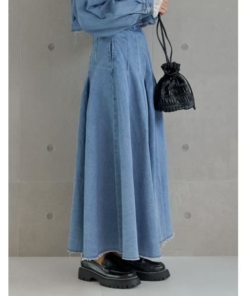 Re:EDIT（リエディ）の「[低身長/高身長サイズ有]リサイクルコットンデニムタックフレアプリーツスカート（スカート・レディース・ブルー/ネイビー・MEDIUM/SHORT/TALL/LARGE）」の8枚目の写真