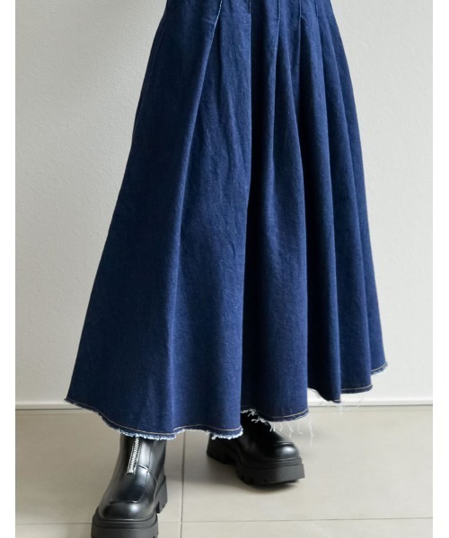 Re:EDIT（リエディ）の「[低身長/高身長サイズ有]リサイクルコットンデニムタックフレアプリーツスカート（スカート・レディース・ブルー/ネイビー・MEDIUM/SHORT/TALL/LARGE）」の12枚目の写真