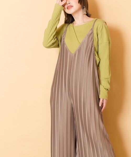 OSMOSIS（オズモーシス）の「ランダムプリーツオールインワン（つなぎ/オールインワン・レディース・ベージュ/ブラック/ライトベージュ・ONE SIZE）」の3枚目の写真