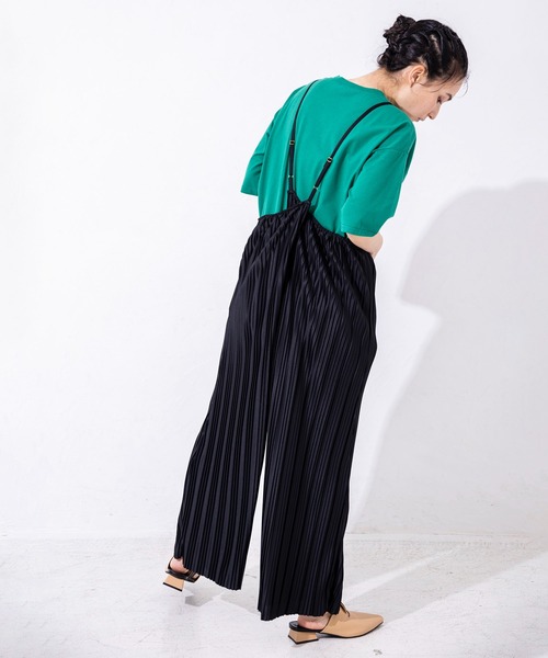 OSMOSIS（オズモーシス）の「ランダムプリーツオールインワン（つなぎ/オールインワン・レディース・ベージュ/ブラック/ライトベージュ・ONE SIZE）」の12枚目の写真