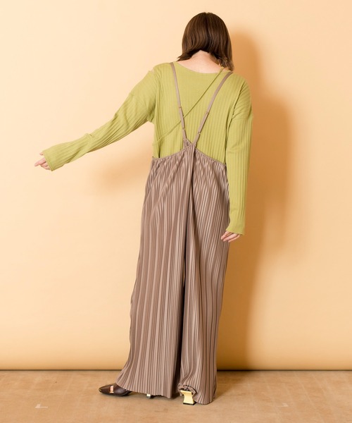 OSMOSIS（オズモーシス）の「ランダムプリーツオールインワン（つなぎ/オールインワン・レディース・ベージュ/ブラック/ライトベージュ・ONE SIZE）」の7枚目の写真