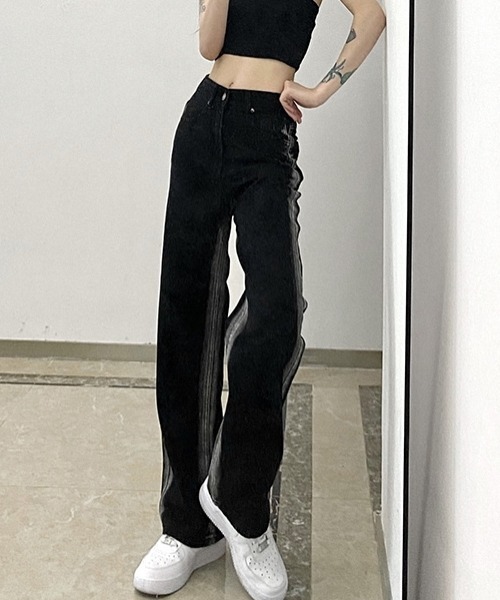 Vipoa（ヴィポア）の「サイドラインウオッシュ加工ストレートデニム（デニムパンツ・レディース・ブラック・MEDIUM/LARGE）」の3枚目の写真