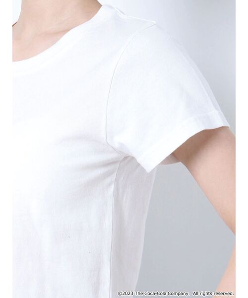 GYDA（ジェイダ）の「Coca-Cola ショートタイトTシャツ（Tシャツ/カットソー・レディース・ブラック/レッド/オフホワイト・FREE）」の19枚目の写真