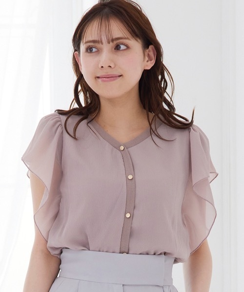 12Twelve Agenda(トゥエルブ アジェンダ)の「Vネックインナー付フリルスリーブショート丈プルオーバー(Tシャツ/カットソー・レディース・ピンクベージュ/オフホワイト/ブラック/ブルー・M)」の4枚目の写真