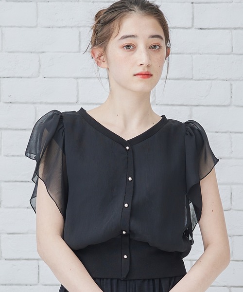 12Twelve Agenda(トゥエルブ アジェンダ)の「Vネックインナー付フリルスリーブショート丈プルオーバー(Tシャツ/カットソー・レディース・ピンクベージュ/オフホワイト/ブラック/ブルー・M)」の5枚目の写真