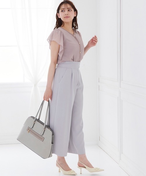 12Twelve Agenda(トゥエルブ アジェンダ)の「Vネックインナー付フリルスリーブショート丈プルオーバー(Tシャツ/カットソー・レディース・ピンクベージュ/オフホワイト/ブラック/ブルー・M)」の22枚目の写真