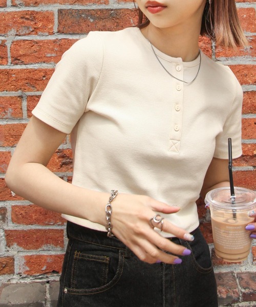 Chillfar(チルファー)の「テレコショート丈ヘンリーネックTEE(Tシャツ/カットソー・レディース・ホワイト/ネイビー/キナリ/杢グレー/ブラック・FREE)」の3枚目の写真