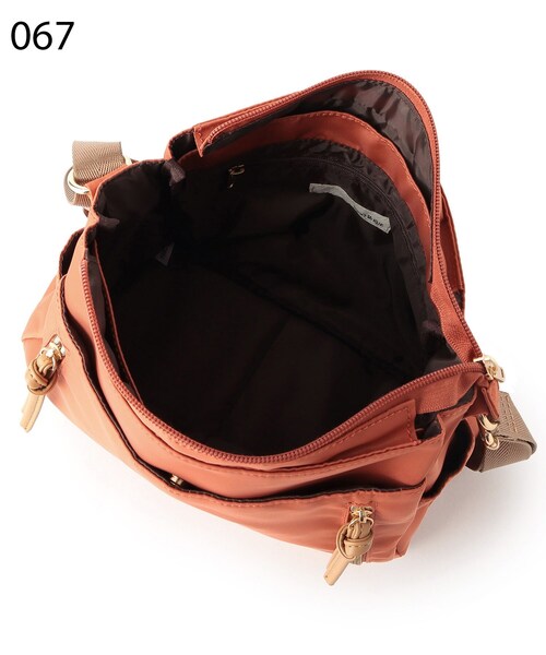 SHOO・LA・RUE（シューラルー）の「◆【撥水】ダブルファスナーショルダー（ショルダーバッグ・レディース・ブラック/オレンジ/ベージュ・00）」の4枚目の写真