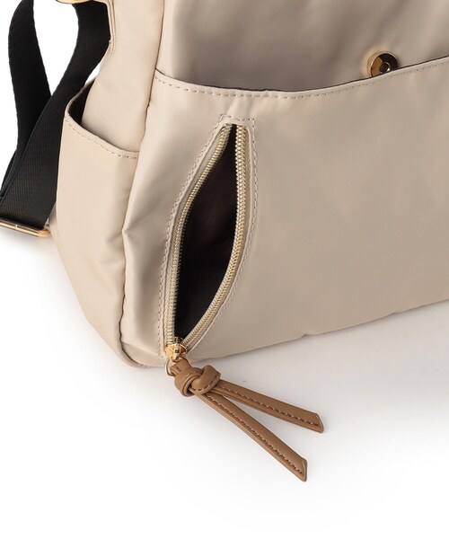 SHOO・LA・RUE（シューラルー）の「◆【撥水】ダブルファスナーショルダー（ショルダーバッグ・レディース・ブラック/オレンジ/ベージュ・00）」の9枚目の写真