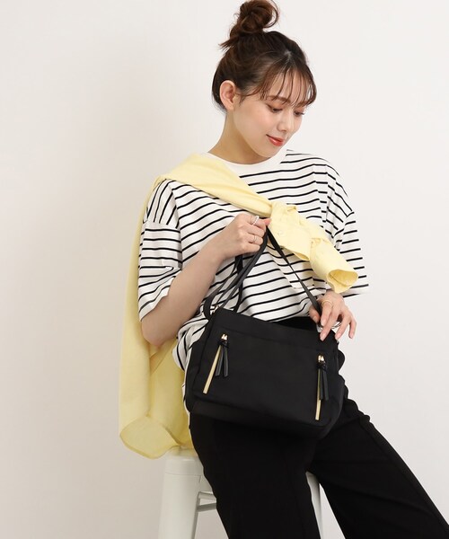 SHOO・LA・RUE（シューラルー）の「◆【撥水】ダブルファスナーショルダー（ショルダーバッグ・レディース・ブラック/オレンジ/ベージュ・00）」の12枚目の写真